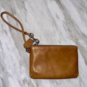COACH | Leather Wristlet